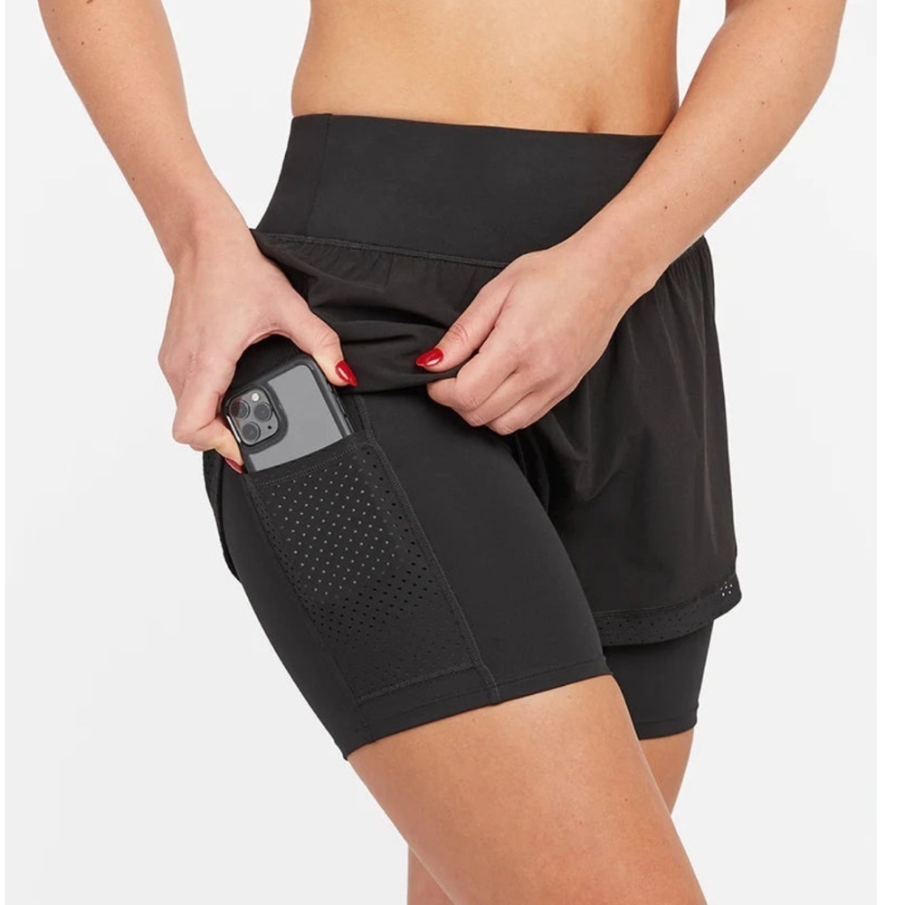 NWT! SPANX Black “Get Moving Shorts” With Compression Layer Size Small
